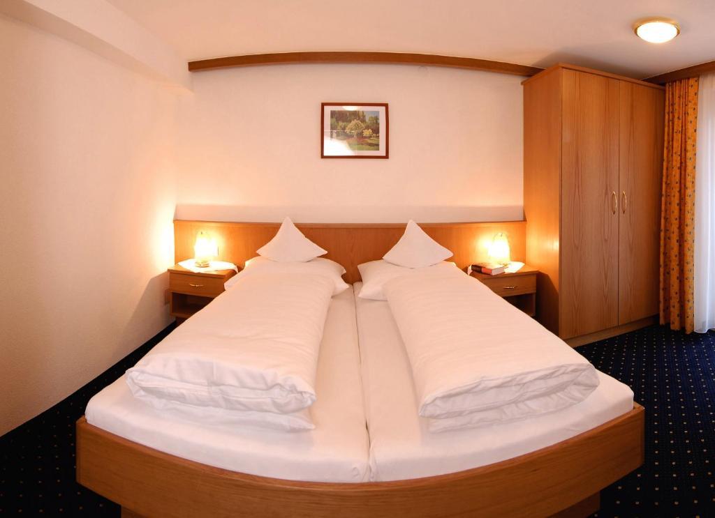 Hotel Edelweiss Pfunds Chambre photo