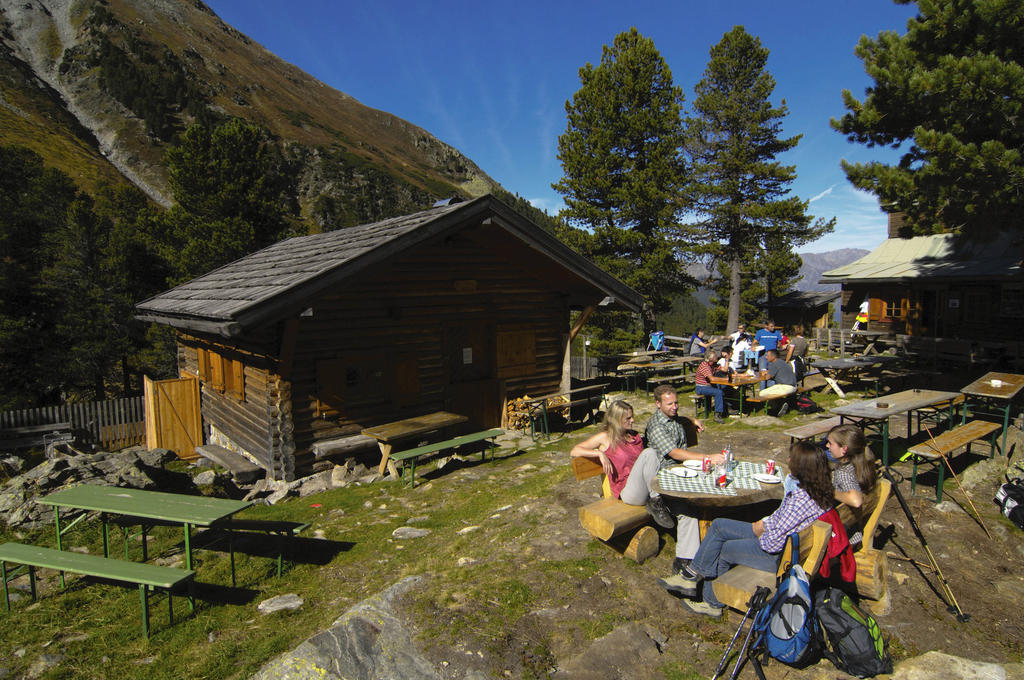 Hotel Edelweiss Pfunds Extérieur photo